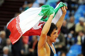 حمید سوریان با درخشش در رقابت های كشتی فرنگی المپیك سرانجام كاروان ایران را در نهمین روز رقابت ها صاحب مدال طلا كرد.