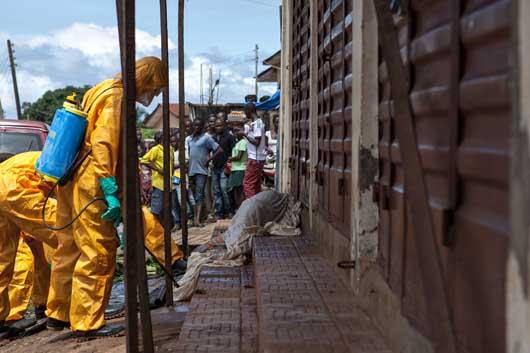 سازمان بهداشت جهانی، از افزایش ۲۰ درصدی شمار قربانیان ویروس ابولا خبر داد. دفتر منطقه ای این سازمان در پرتوریا گفت: شمار قربانیان ابولا، از مرز ۳ هزار و ۸۶۰ تن گذشت.