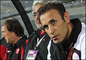 	اعضای نشست کمیته فنی باشگاه پرسپولیس ، یحیی گل محمدی را به عنوان سرمربی جدید تیم فوتبال این باشگاه انتخاب کردند. براساس تصمیم آنها مقرر شد سرمربی جدید سرخپوشان زیر نظر علی پروین به فعالیت بپردازد