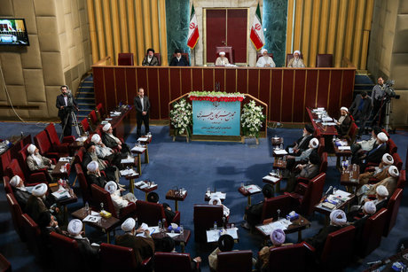 دومین اجلاسیه رسمی مجلس خبرگان رهبری در دوره پنجم آغاز به کار کرد.