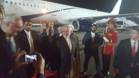 دیوید جالاقانیا معاون وزیر امور خارجه گرجستان در بدو ورود از وزیر امور خارجه ایران در فرودگاه تفلیس استقبال کرد.