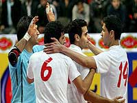 	 	
	
	
	
		تیم ملی فوتسال ایران در سومین روز گرندپریکس برزیل با شکست پرتغال، به عنوان تیم اول به مرحله بعدی مسابقات صعود کرد.