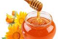 اگرچه عسل یک محصول شیرین است ولی برای کاهش وزن و لاغری مفید است. دو قاشق چایخوری عسل را به یک لیوان آب ولرم اضافه کرده..