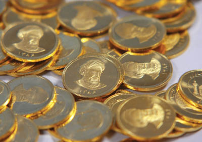 در آخرین معاملات بازار سکه و طلای تهران ؛ هر قطعه سکه تمام ۹ میلیون و ۱۴۰ هزار ریال، نیم سکه ۴ میلیون و ۶۰۰ هزار ریال ، ربع سکه ۲ میلیون و ۶۳۰ هزار ریال و هر گرم طلای ۱۸ عیارهم ۹۳۷ هزار ریال قیمت گذاری شد .