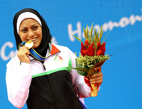 در آخرین روز مسابقات ووشو شانزدهمین دوره بازی‌های آسیایی نماینده ایران به طلا رسید تا نام خود را به عنوان اولین طلایی زن ایران در ووشو و المپیک آسیایی ثبت کند