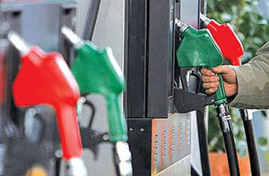 	به گفته مدیرعامل شرکت ملی پخش فرآورده های نفتی قیمت هر لیتر بنزین براساس نرخ فوب خلیج فارس با احتساب دلار مبادله ای، ۳۵۰۰ تومان است.
		