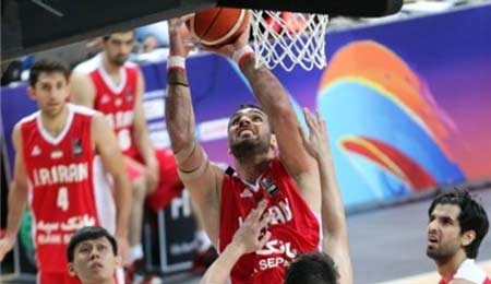 تیم ‌ملی بسکتبال ایران در آغاز مرحله دوم ر‌قا‌بت‌های بسکتبال قهرمانی آسیا برابر هنگ کنگ به پیروزی رسید.در این بازی محمد جمشیدی امتیازآورترین بازیکن این مسابقه شد.