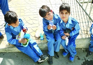 رئیس انجمن صنایع غذایی ایران گفت: مصرف مواد غذایی کم چرب و کم نمک در تغذیه دانش‌آموزان کمکی بزرگ برای حفظ سلامتی آن‌هاست.