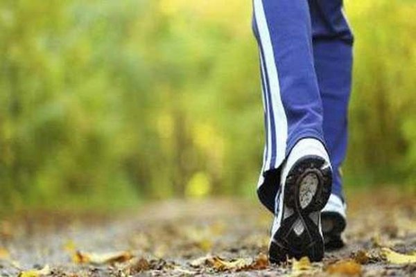 محققان عنوان می کنند جایگزین موثر ورزش کردن برای زنان مسن پیاده روی تند است که ریسک ابتلا به نارسایی قلبی را کاهش خواهد داد.