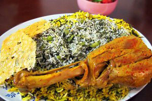 باقلاپلو از غذاهای قدیمی ‌ایرانی و مختص کشور ماست و در هیچ کجای دنیا غذایی با این مشخصات نمی‌توان یافت؛ غذایی که از مخلوط برنج و باقلا تشکیل شده باشد