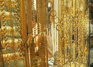 	رییس اتحادیه طلا و جواهر استان تهران از افزایش قیمت طلا و سکه در بازار نسبت به روز گذشته خبر داد.
		
	

