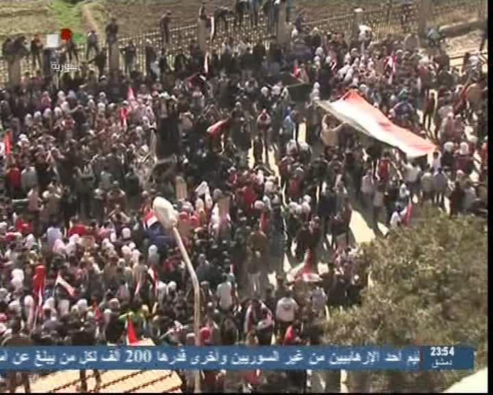 هزاران نفر از مردم سوریه در دمشق و حمص در حمایت از ارتش این کشور و هیئت سوری شرکت کننده در گفتگوهای ژنو تظاهرات کردند. تظاهرات کنندگان تأکید کردند، هیئت نظام سوریه تنها نماینده قانونی آنها در مذاکرات ژنو ۲ است.