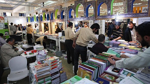 وزیر فرهنگ وارشاد اسلامی گفت:امسال حدود 10 میلیارد تومان برای خرید کتاب از نمایشگاه در اختیار دانشجویان ،کلیه اساتید حوزه ودانشگاه قرار گرفته است.