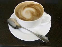 تحقیقات نشان داده است که قهوه یک لیست طولانی از مزایای بالقوه سلامت، از جمله احتمالا کاهش خطر ابتلا به دیابت، بیماری قلبی، بیماری پارکینسون، سیروز کبد و حتی آلزایمر است را ارائه می دهد.