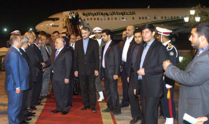 
نخست وزیر عراق وارد تهران شد و مورد استقبال امیرعبداللهیان معاون عربی و افریقای وزارت امورخارجه کشورمان قرار گرفت.