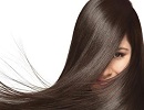 سرم‌های مو محصولات آرایشی فاقد الکل هستند درنتیجه برای برطرف کردن وز مو بسیار مناسب‌اند.