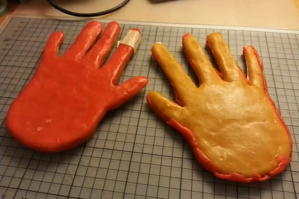هکرها با طراحی و ساخت یک دست قلابی تولید شده با موم توانستند یک سیستم تایید هویت مبتنی بر رگ های خون دست را فریب دهند.