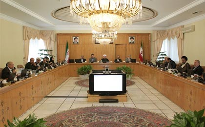 در جلسه هیئت وزیران، کلیات لایحه بودجه سال 1394 کل کشور مورد بحث و بررسی قرار گرفت وادامه بحث به جلسات آینده موکول شد.