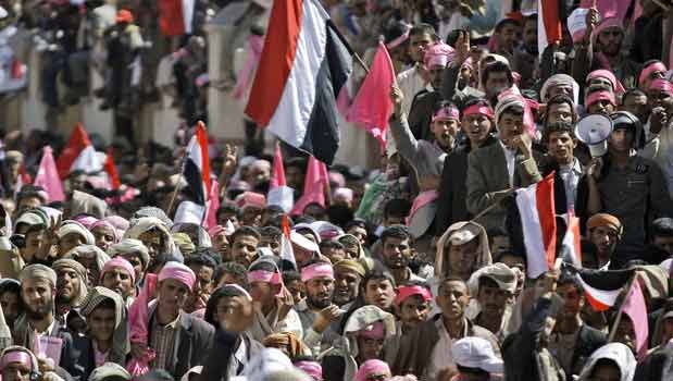 یمنی ها خواهان سرعت بخشیدن به روند برکناری فرزندان عبدالله صالح دیکتاتور سابق این کشور از نهادهای امنیتی و نظامی هستند.