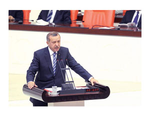 دولت ترکیه درحالی از سوریه به شورای امنیت شکایت برده است که نخست وزیر این کشور در پارلمان بار دیگر به نقض حریم هوایی سوریه توسط جنگنده ترکیه اذعان کرد .