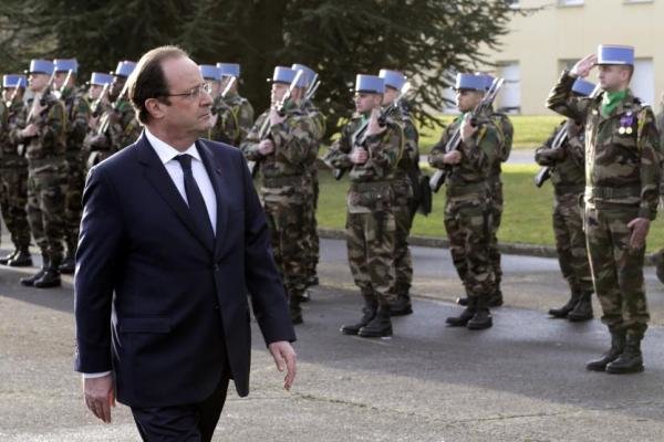 رئیس‌جمهور فرانسه با تأکید بر اینکه رفع تحریم‌های ایران مشروط به دادن ضمانت‌های روشن در خصوص فعالیت‌های هسته ای از سوی ایران است گفت تا دستیابی به توافق خوب هسته ای راه سختی در پیش داریم.