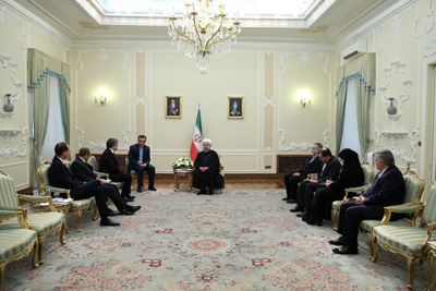 رئیس جمهوری با بیان اینکه مانعی در گسترش روابط تهران و مادرید وجود ندارد، گفت: طبق برنامه ریزی ها، تحریم های ظالمانه علیه جمهوری اسلامی ایران تا پایان 2015 رفع خواهند شد.