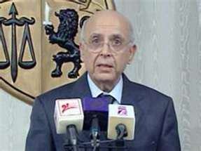 نخست وزیر تونس از قانونمند شدن فعالیت کلیه احزاب سیاسی در کشور خبر داد.
