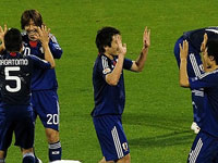 تيم ملي فوتبال ژاپن با برتري برابر کره جنوبي در ضربات پنالتي نخستين فيناليست جام پانزدهم لقب گرفت.