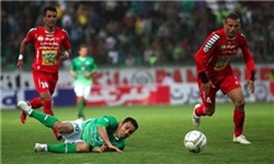 تیم فوتبال پرسپولیس در هفته دوم مسابقات لیگ برتر مقابل ذوب آهن اصفهان متوقف شد.