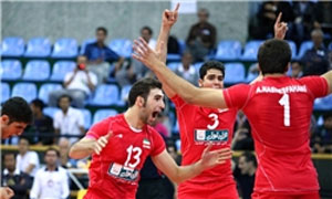 تیم ملی جوانان ایران در مرحله یک چهارم نهایی رقابت های والیبال جوانان آسیا از سد تایلند گذشت و جواز حضور در مسابقات جهانی ترکیه را به دست آورد.