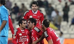 تیم فوتبال پرسپولیس با پیروزی پرگل برابر پیکان از بحران خارج شد.