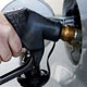 معاون ستاد مدیریت و حمل و نقل سوخت گفت: سهمیه بنزین خودروهای شخصی در تیر ماه همانند ماههای گذشته ۶۰ لیتر و با قیمت هر لیتر ۴۰۰ تومان اول تیر واریز می شود.