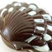 خوردن شکلات می تواند میزان تولید کلسترول خوب را در بدن افزایش دهد.
