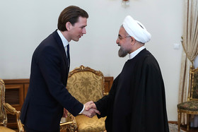 رئیس‌جمهور سابقه روابط دو ملت و دو کشور را سرمایه‌ای برای ارتقای سطح همکاری‌ها و روابط دو کشور برشمرد و بر توسعه مناسبات همه جانبه ایران و اتریش تأکید کرد.
