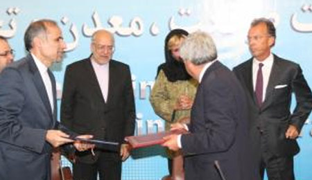 نخستین تفاهمنامه همکاری جمهوری اسلامی ایران با یک کشور اروپایی پس از مذاکرات وین با ایتالیا به امضا رسید.
