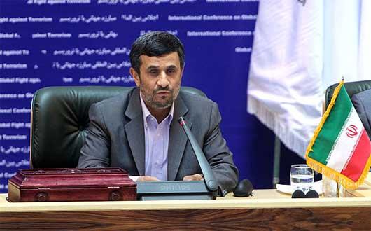 در نشست هیئت امنای صندوق توسعه ملی که چهارشنبه شب به ریاست آقای احمدی نژاد رئیس جمهور تشکیل شد گزارشی از عملکرد این صندوق در سال ۹۰ و ۹۱ و همچنین منابع ارزی و ریالی پرداختی به بانک های عامل برای اجرای طرح ها ارائه شد .