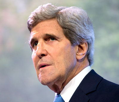 وزیر امورخارجه آمریکا با صدور بیانیه‌ای، اجرای بخش وسیعی از تحریم‌های آمریکا علیه ایران را مطابق با برنامه جامع اقدام مشترک متوقف کرد؛ دستوری که تحت عنوان «چشم پوشی از تحریم‌ها» رسماً ابلاغ شده است.