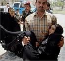 منابع امنیتی و بیمارستانی عراق روز دوشنبه از انفجار خودروی بمب گذاری شده در شهر کربلا وکشته شدن دستکم ده نفر و زخمی شدن سی و هشت تن دیگر از جمله شماری زائر ایرانی خبر دادند.