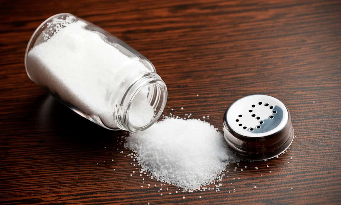 مصرف بیش از اندازه نمک علاوه بر قلب، به مغز هم آسیب می‌رساند و خطر ابتلا به زوال عقل را افزایش می‌دهد.