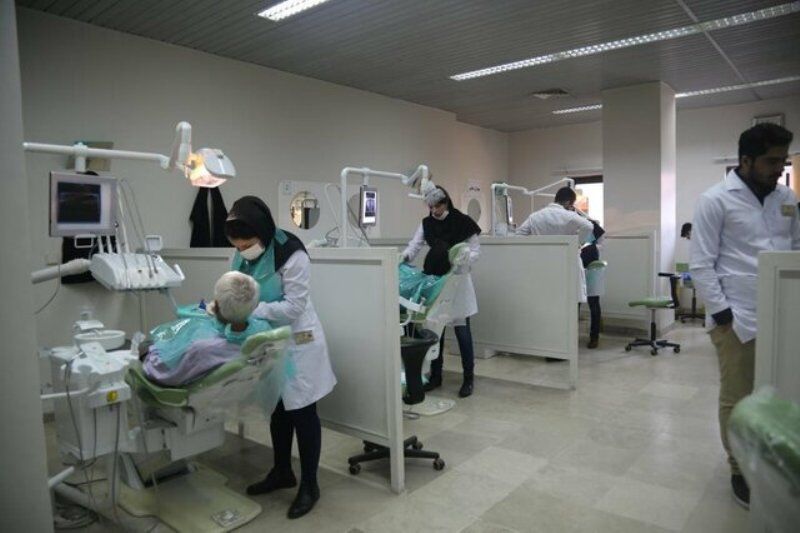 سومین دوره مدرسه تابستانه دانشکده دندانپزشکی دانشگاه علوم پزشکی تهران برای متقاضیان بین المللی با عنوان کاربردهای دندانپزشکی بالینی آغاز شد.