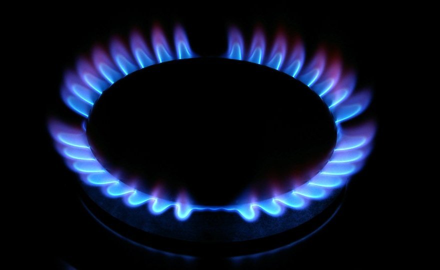 مسئولان شرکت گاز در حالی کاهش قیمت داخلی گاز متاثر از سقوط قیمت جهانی نفت را رد می‌کنند که سناریوی افزایش 20 درصدی قیمت گاز برای سال 94 توسط دولت تدبیر و امید به مجلس ارسال شده است.