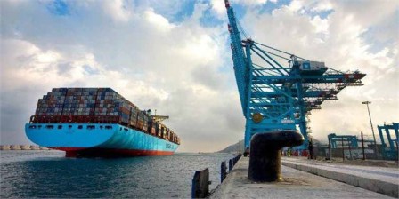 گمرک ایران گزارش عملکرد تجارت خارجی کشور در 9 ماهه امسال را منتشر کرد که بر اساس آن صادرات غیرنفتی به بیش از 31 میلیارد دلار رسید و آمارهای کشور، نشانه تراز تجاری مثبت است.