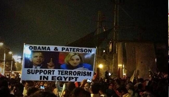 در همین حال گفته می شود که یکی از افرادی که در لیست جانشینی خانم پاترسون قرار دارد، روبرت فورد سفیر آمریکا در سوریه است که به دلیل رفتار غیر حرفه ایش در این کشور به بحران سوریه دامن زد و امکان ندارد مقامات مصری با ورود وی به قاهره موافقت کنند.