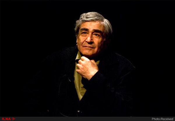 حمید سمندریان کارگردان و مدرس تئاتر که نمایش‌هایش برپایه دغدغه ها و مفاهیم بشری شکل می‌گرفت، ۷ سال پیش در چنین روزی تئاتر ایران را تنها گذاشت.