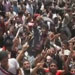 دهها هزار یمنی امروز سه شنبه نیز در خیابانهای شهر تعز در جنوب یمن با برگزاری تظاهرات ضمن مخالفت با طرح شورای همکاری خلیج فارس ، سرنگونی رژیم علی عبد الله صالح رئیس جمهور این کشور را خواستار شدند .
