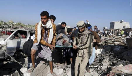 در حمله جنگنده های سعودی به روستای الحظیره در منطقه سنحان استان صعده، هفت زن و کودک یمنی به شهادت رسیدند.