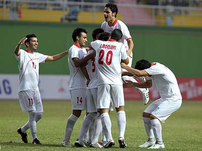 تیم ملی فوتبال امید ایران با پیروزی مقابل مالزی به جمع هشت تیم برتر بازی‌های آسیایی راه یافت.