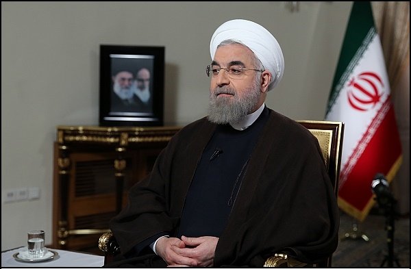 رئیس جمهور در نامه ای به رهبر معظم انقلاب، با بیان اینکه ملت بزرگ ایران عزتمندانه مقاومت، مذاکره و توافق کرد، گفت: دولت هرگونه تلاش دشمنان برای سوء استفاده و نفوذ را ناکام خواهد کرد.

