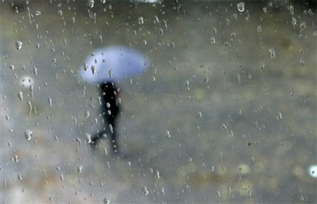 مدیرکل پیش‌بینی و هشدار سریع سازمان هواشناسی نسبت به کاهش تا ۱۲ درجه‌ای دما و بارش باران در حداقل ۲۴ استان کشور هشدار داد.   
 

 
