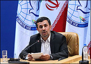 احمدی نژاد گفت: باید تلاش های منسجمی را برای استقرار دبیرخانه موقت و ایجاد ساختارهای لازم سازمان دهی کنم. 
   
  
 
